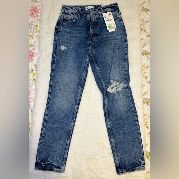 RIPPED SLIM ZARA JEANS size 6 US-light stretch fabric. High rise. Ripped detail. - Picture 5 of 8